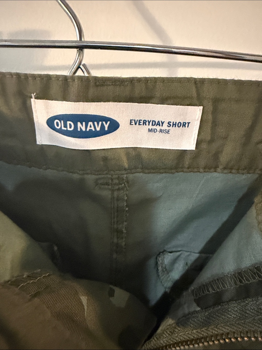 Old Navy Green Camo Women's Bermuda Shorts - Picture 2 of 6